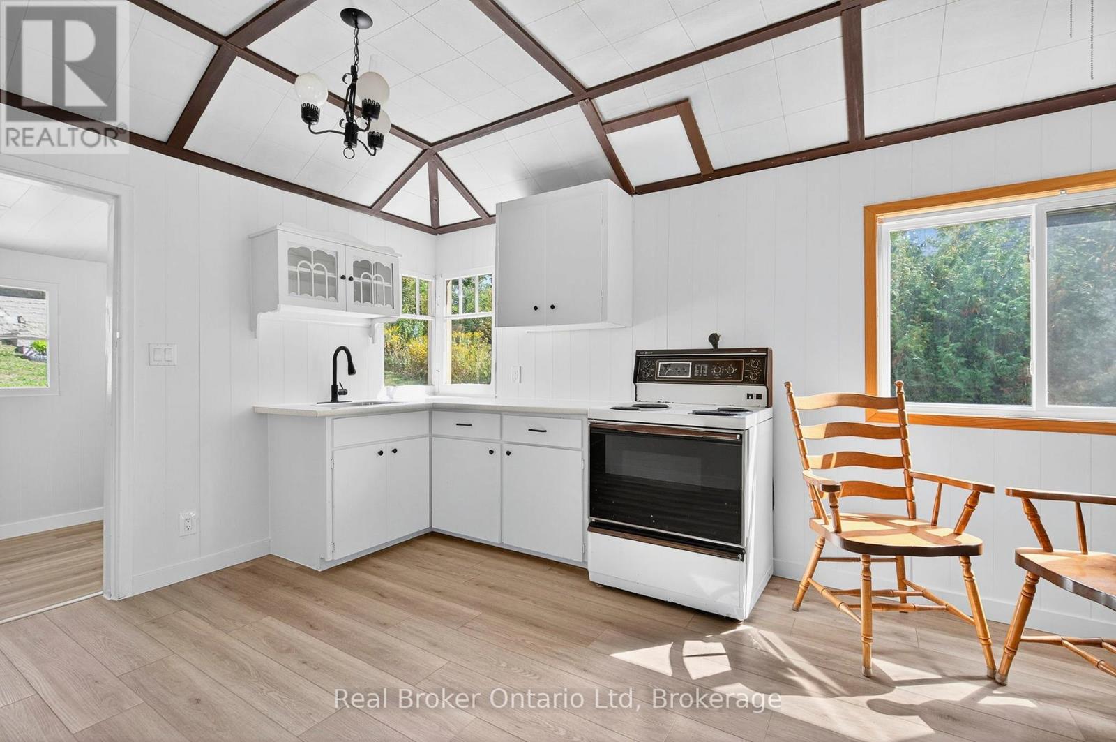 1948 Tiny Beaches Road S, Tiny, Ontario  L0L 1P1 - Photo 38 - S12901472