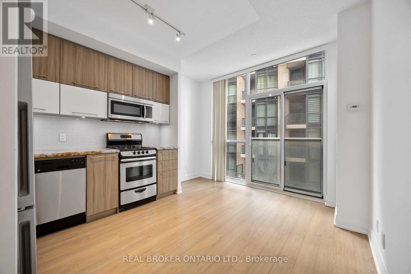 302 - 56 Annie Craig Drive, Toronto, Ontario  M8V 0C5 - Photo 9 - W12777926