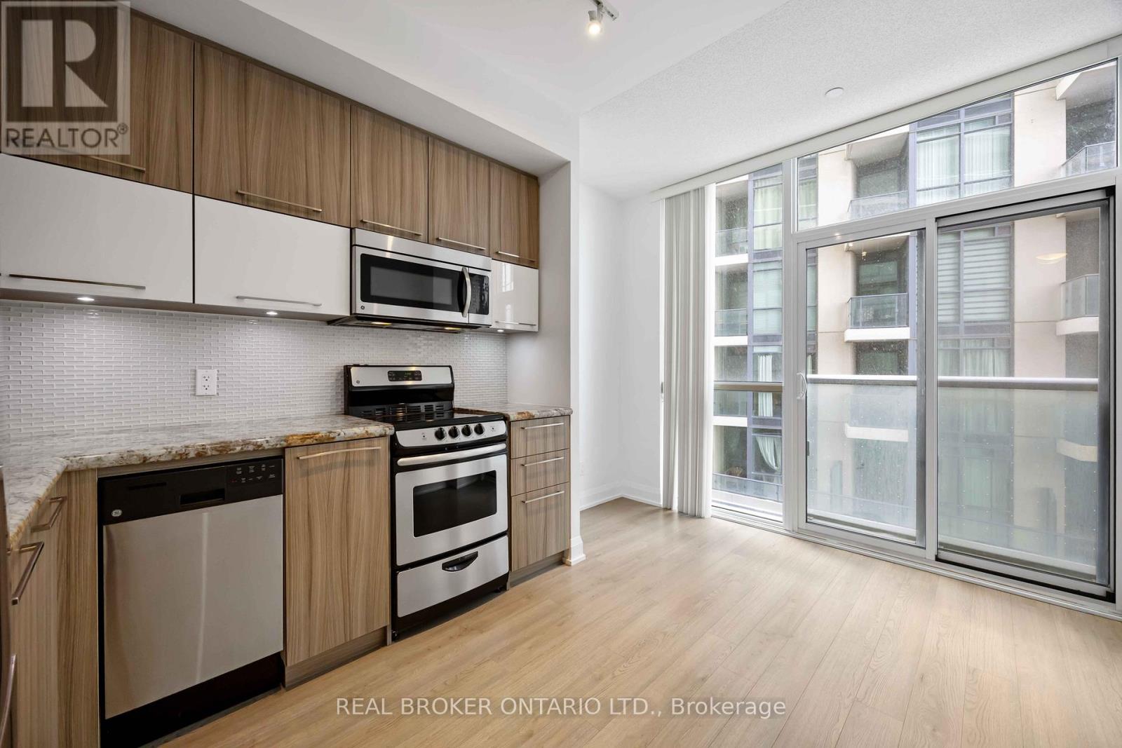 302 - 56 Annie Craig Drive, Toronto, Ontario  M8V 0C5 - Photo 15 - W12777926