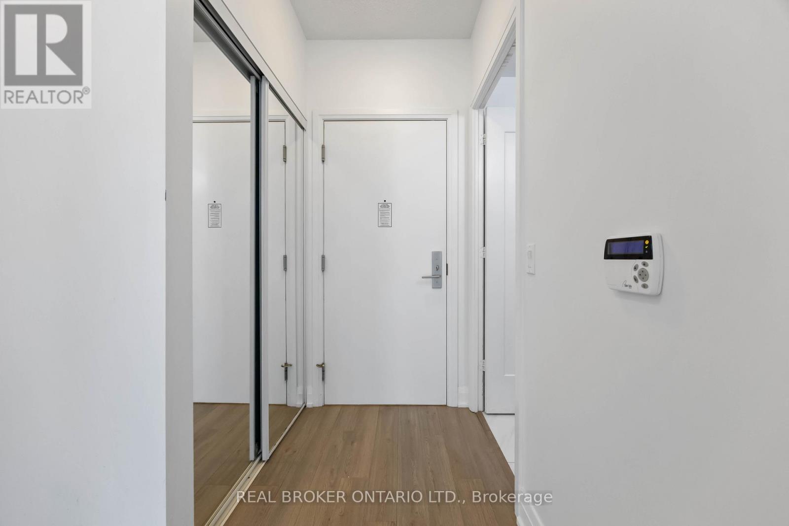 302 - 56 Annie Craig Drive, Toronto, Ontario  M8V 0C5 - Photo 7 - W12777926