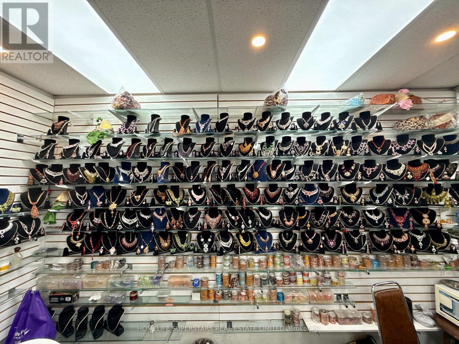 5 - 2575 Steeles Avenue E, Brampton, Ontario  L6T 5T1 - Photo 3 - W12984520