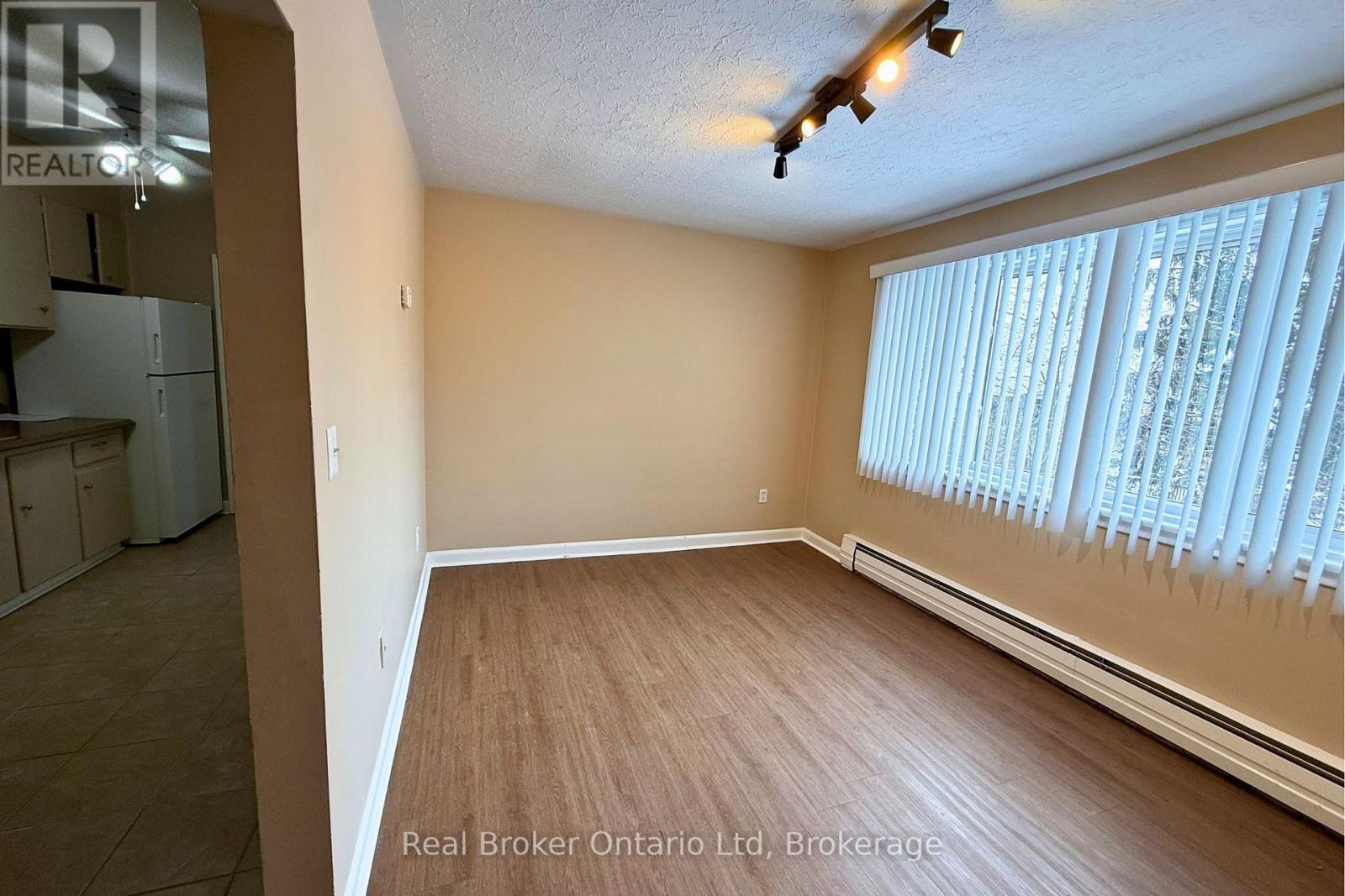 10 - 316 Peter Street N, Orillia, Ontario  L3V 5A2 - Photo 3 - S12892580