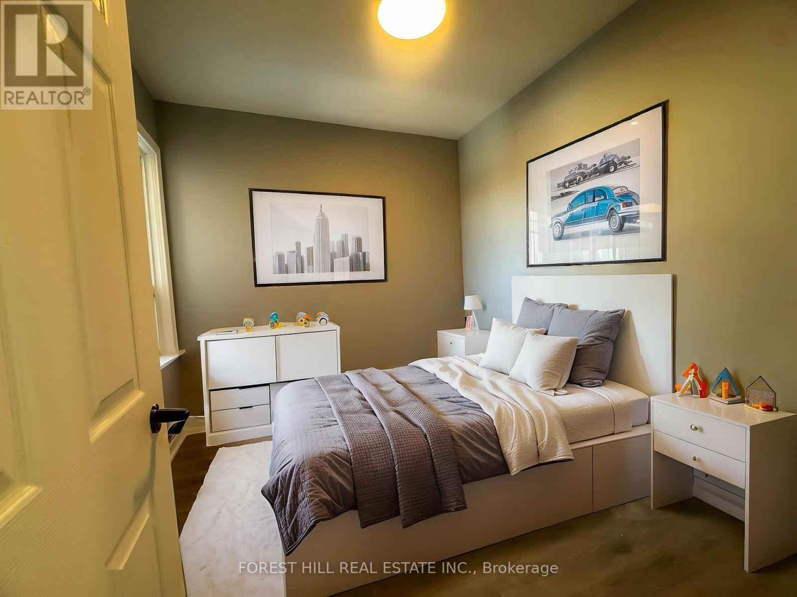 32 Earlscourt Avenue, Toronto, Ontario  M6E 4A6 - Photo 10 - W12984544