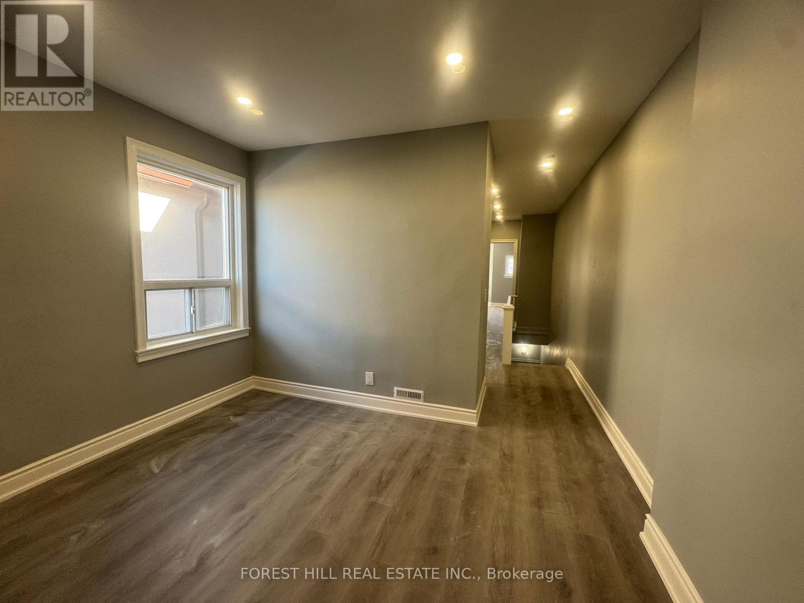 32 Earlscourt Avenue, Toronto, Ontario  M6E 4A6 - Photo 6 - W12984544