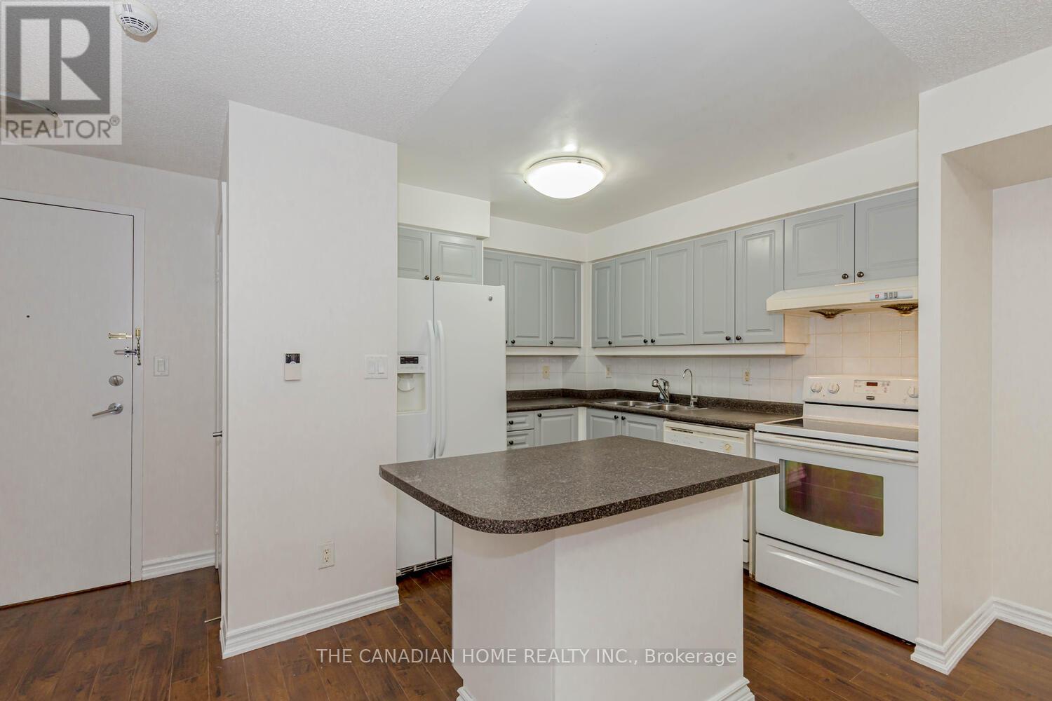 2302 - 3880 Duke Of York Boulevard, Mississauga, Ontario  L5B 4M7 - Photo 16 - W12984604
