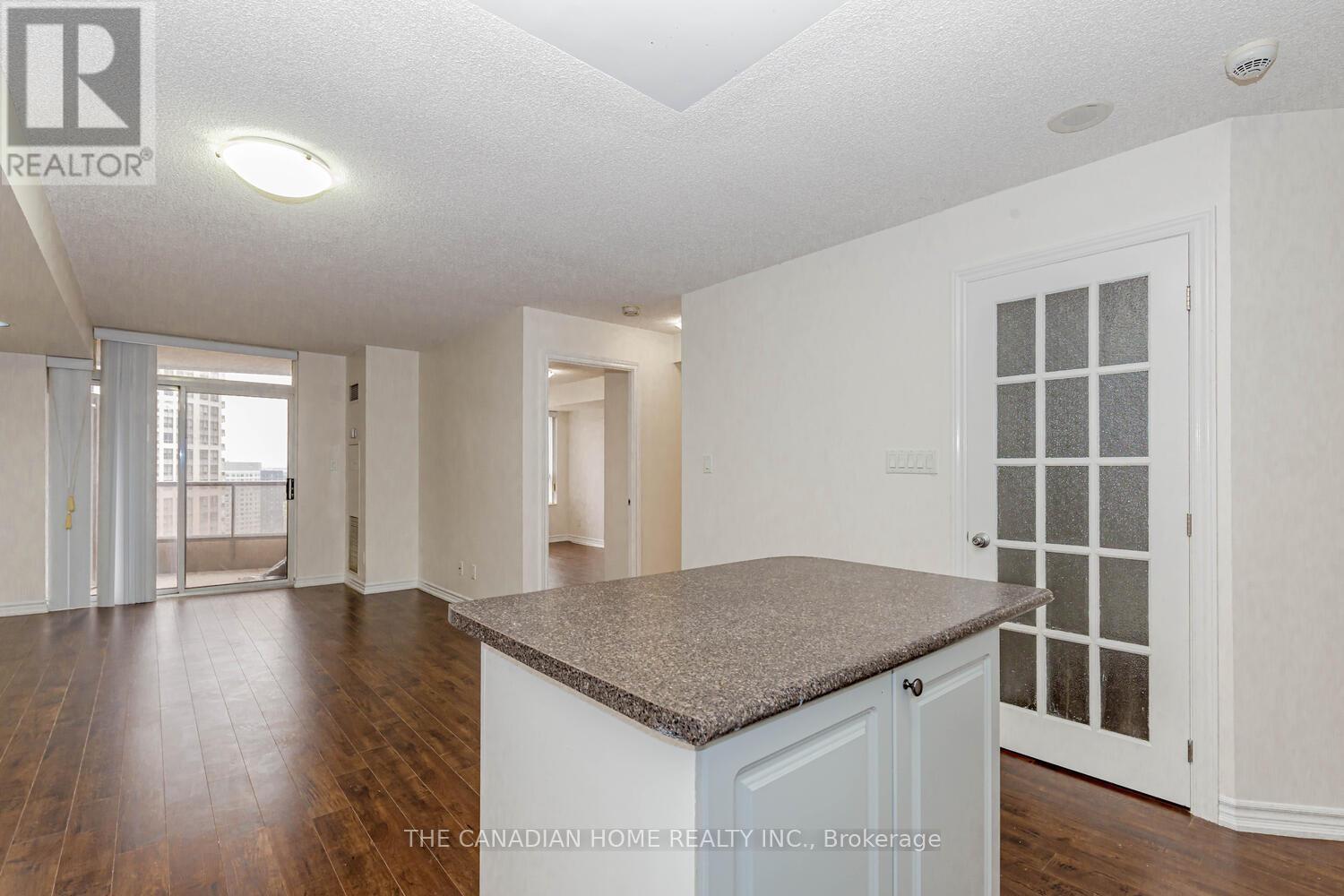 2302 - 3880 Duke Of York Boulevard, Mississauga, Ontario  L5B 4M7 - Photo 22 - W12984604