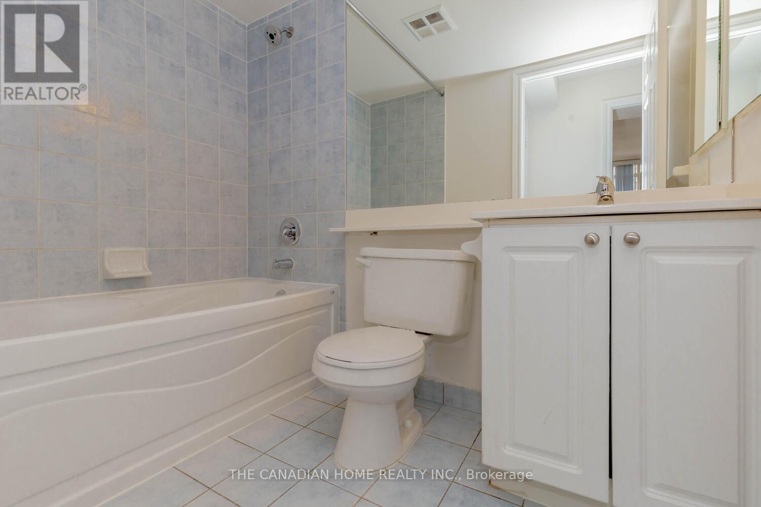 2302 - 3880 Duke Of York Boulevard, Mississauga, Ontario  L5B 4M7 - Photo 31 - W12984604