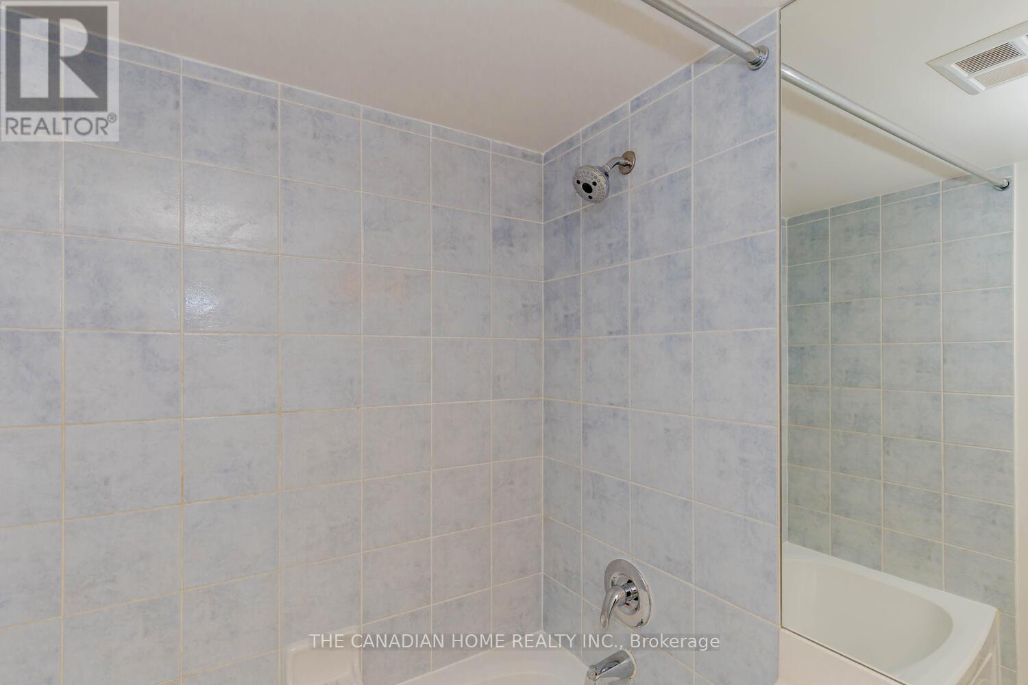 2302 - 3880 Duke Of York Boulevard, Mississauga, Ontario  L5B 4M7 - Photo 32 - W12984604