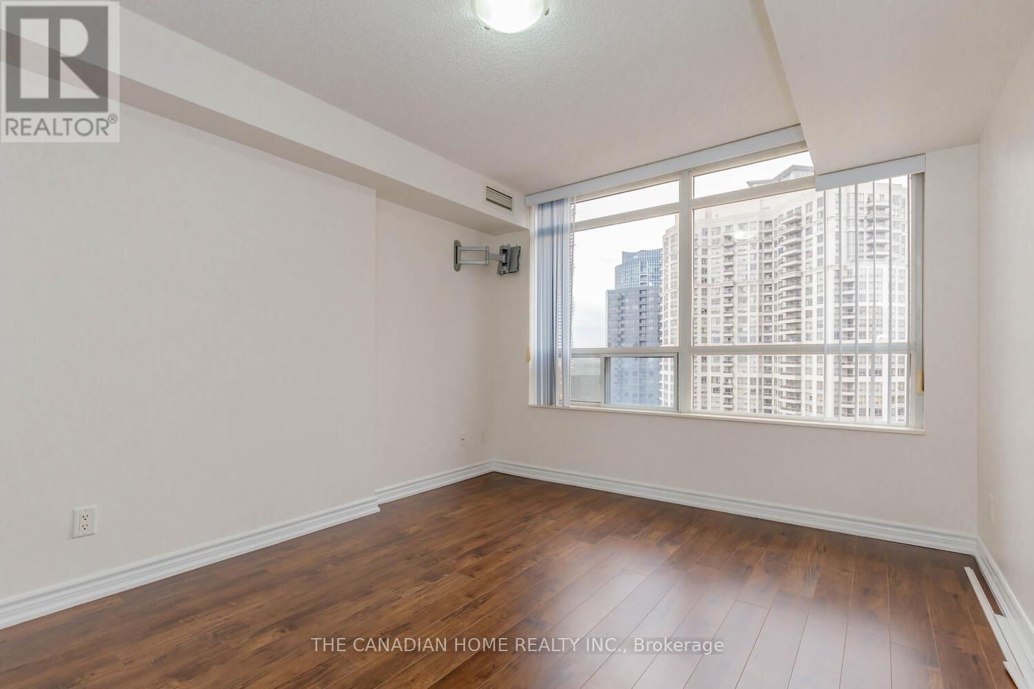 2302 - 3880 Duke Of York Boulevard, Mississauga, Ontario  L5B 4M7 - Photo 35 - W12984604