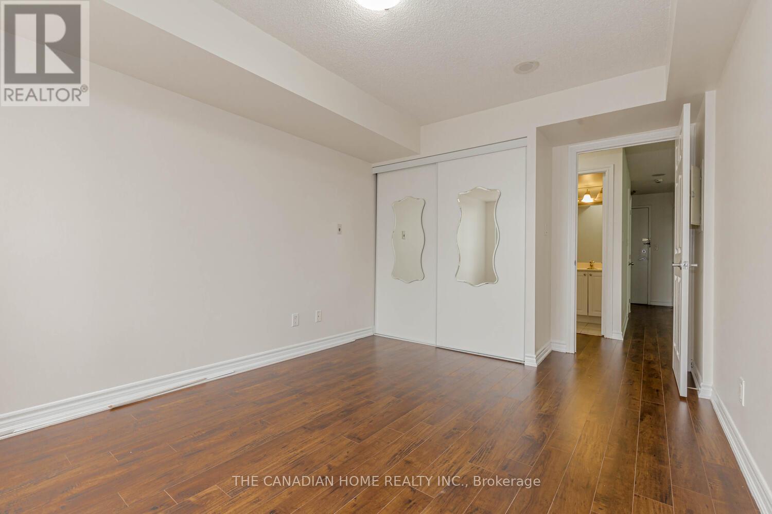 2302 - 3880 Duke Of York Boulevard, Mississauga, Ontario  L5B 4M7 - Photo 37 - W12984604