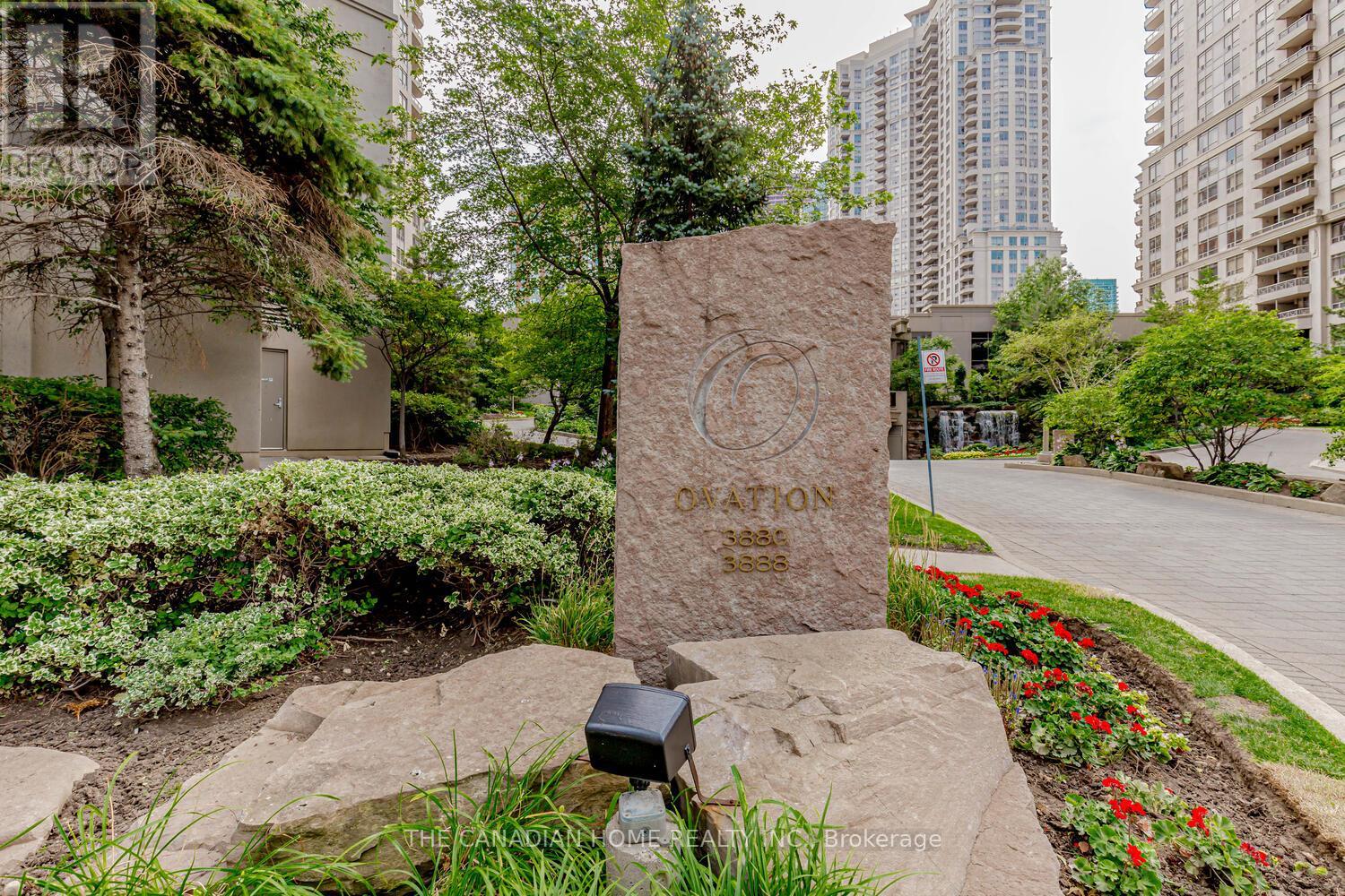 2302 - 3880 Duke Of York Boulevard, Mississauga, Ontario  L5B 4M7 - Photo 4 - W12984604