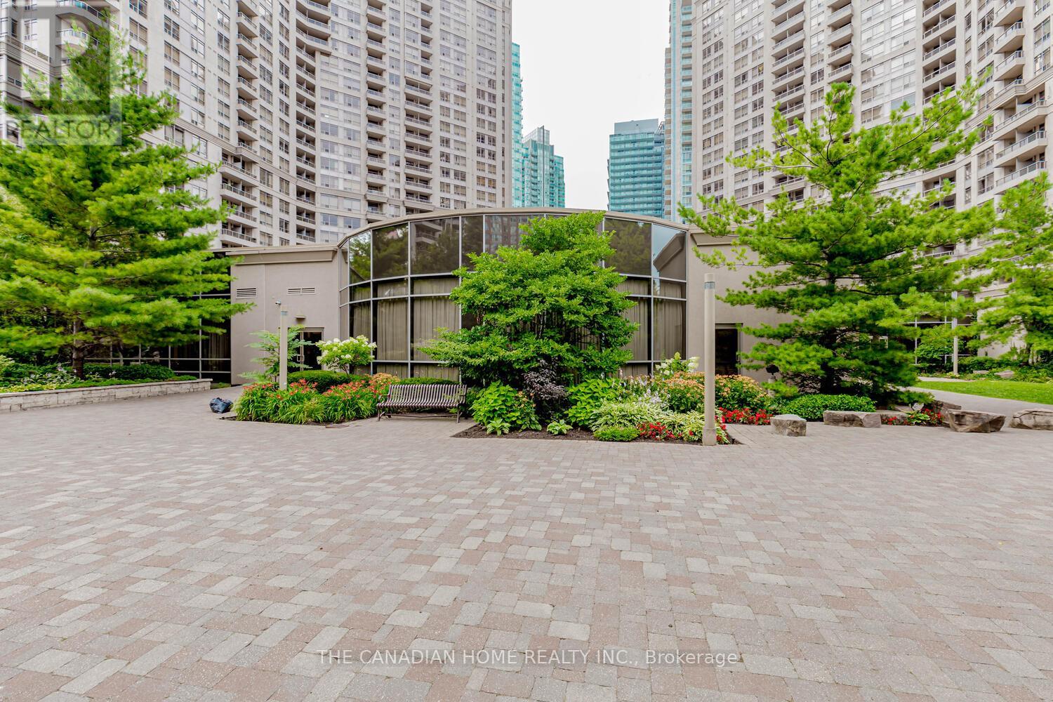 2302 - 3880 Duke Of York Boulevard, Mississauga, Ontario  L5B 4M7 - Photo 46 - W12984604