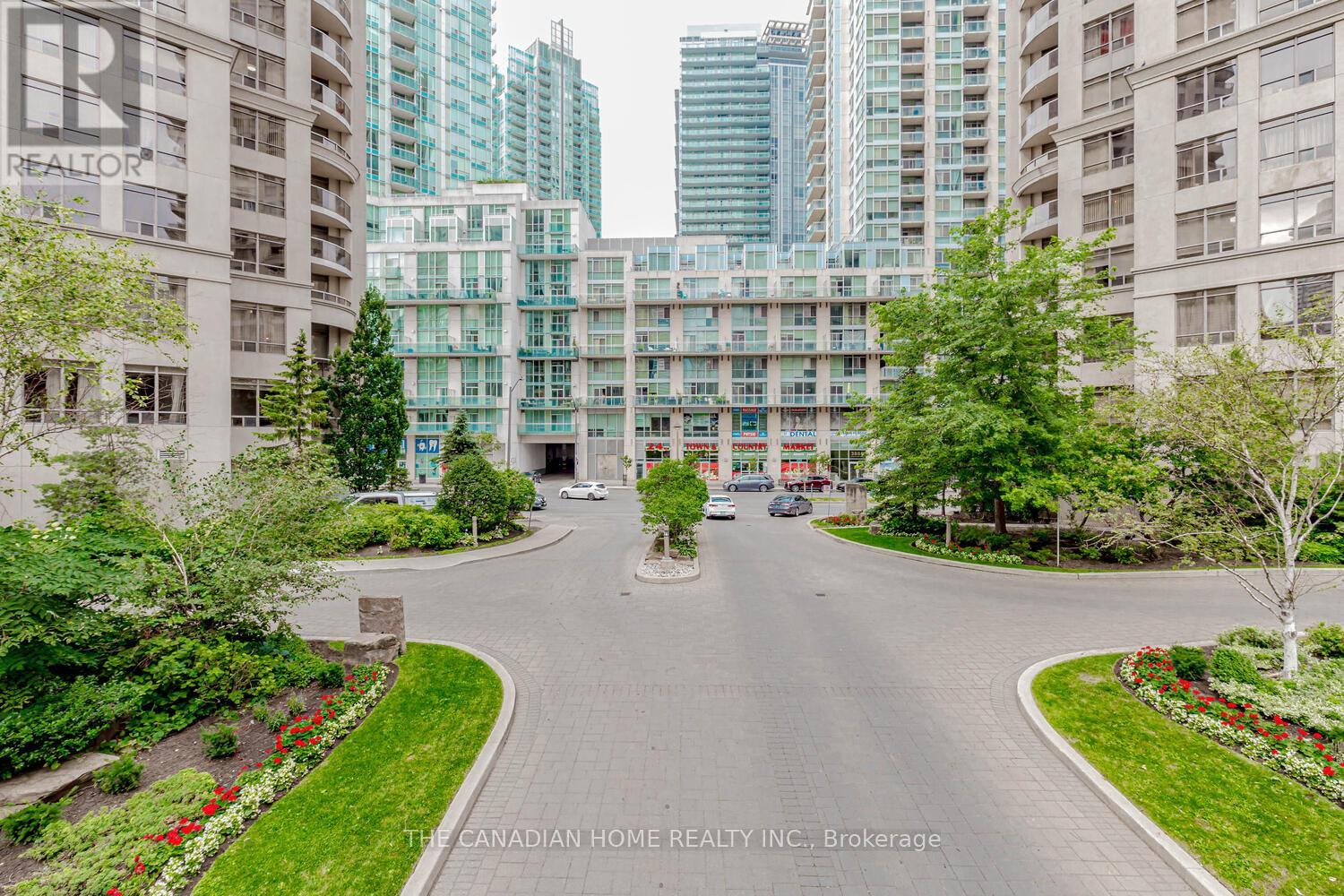 2302 - 3880 Duke Of York Boulevard, Mississauga, Ontario  L5B 4M7 - Photo 8 - W12984604