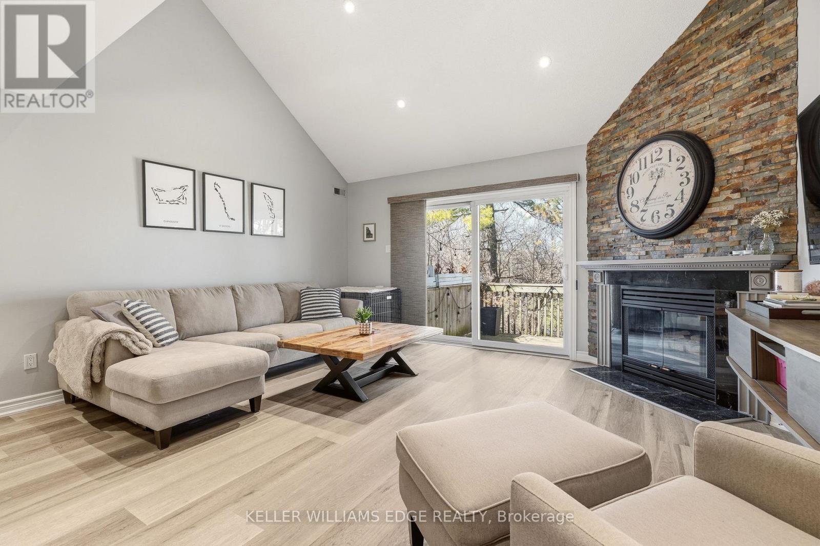 235 - 2110 Cleaver Avenue, Burlington, Ontario  L7M 3Z4 - Photo 4 - W12984634