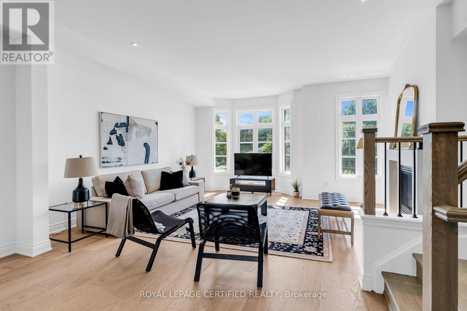 10 - 74A THOMAS STREET