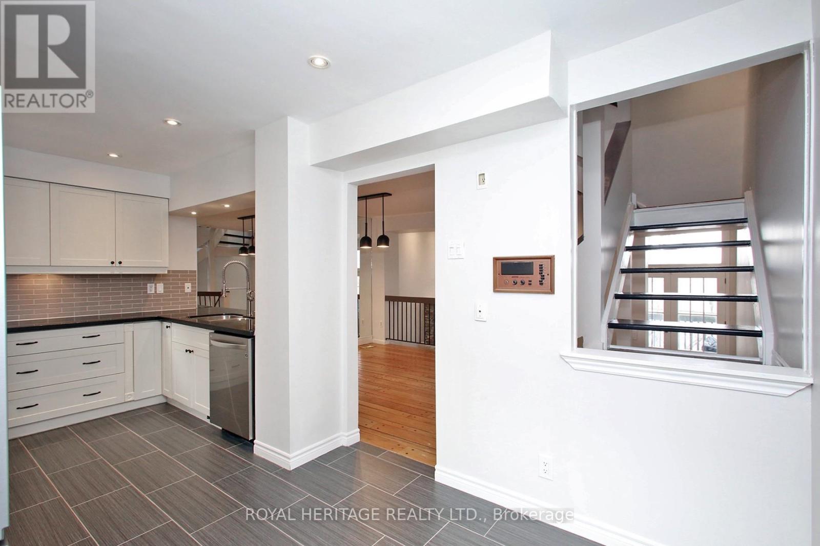 6 - 24 Reid Drive, Mississauga, Ontario  L5M 2A6 - Photo 11 - W12984680