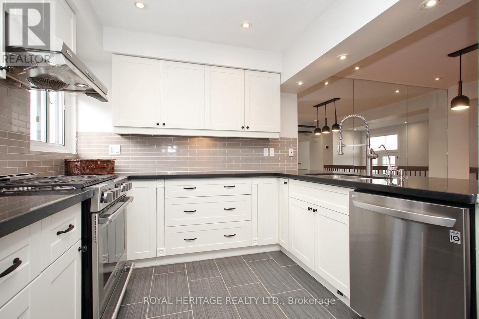 6 - 24 Reid Drive, Mississauga, Ontario  L5M 2A6 - Photo 5 - W12984680