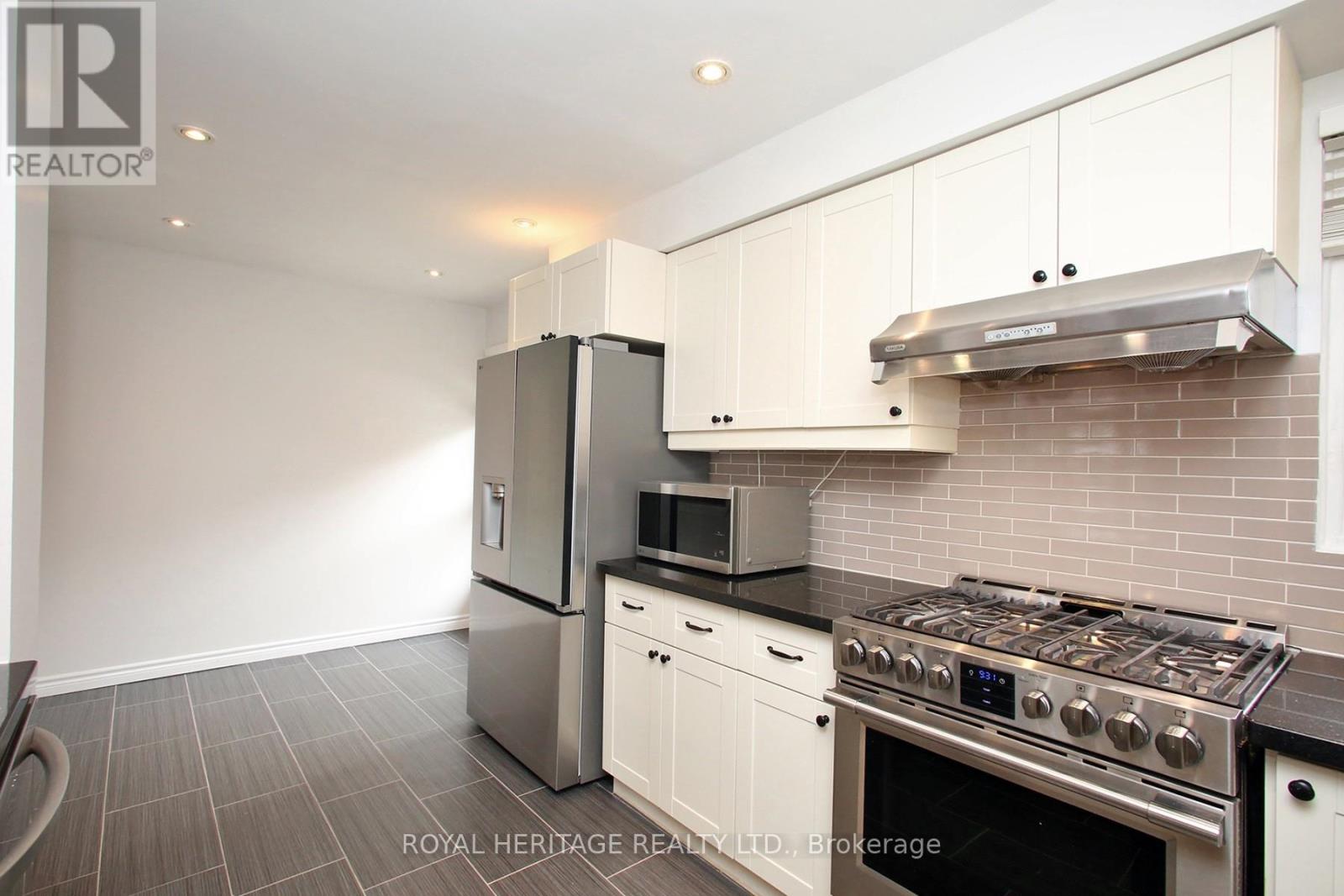 6 - 24 Reid Drive, Mississauga, Ontario  L5M 2A6 - Photo 8 - W12984680