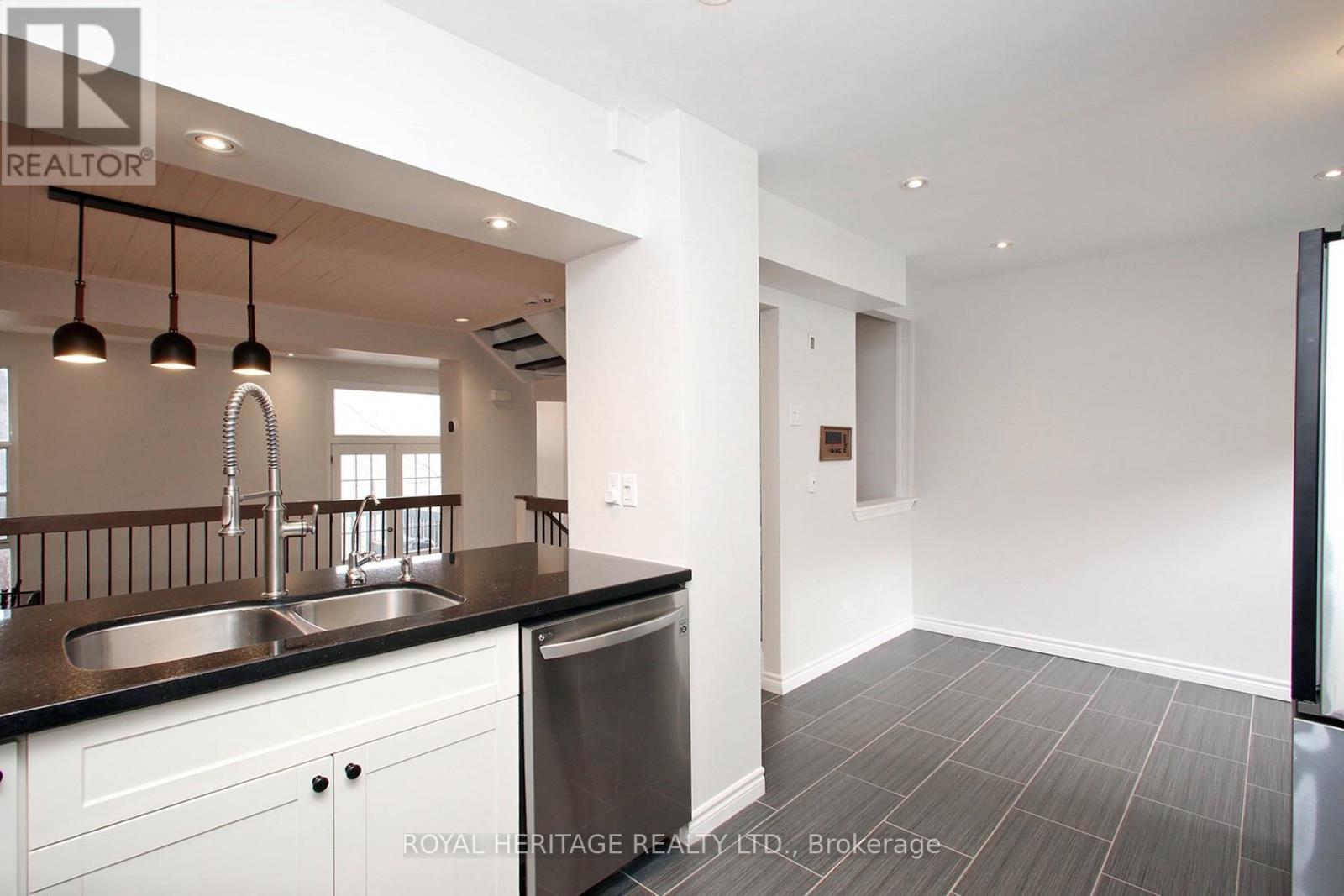 6 - 24 Reid Drive, Mississauga, Ontario  L5M 2A6 - Photo 9 - W12984680