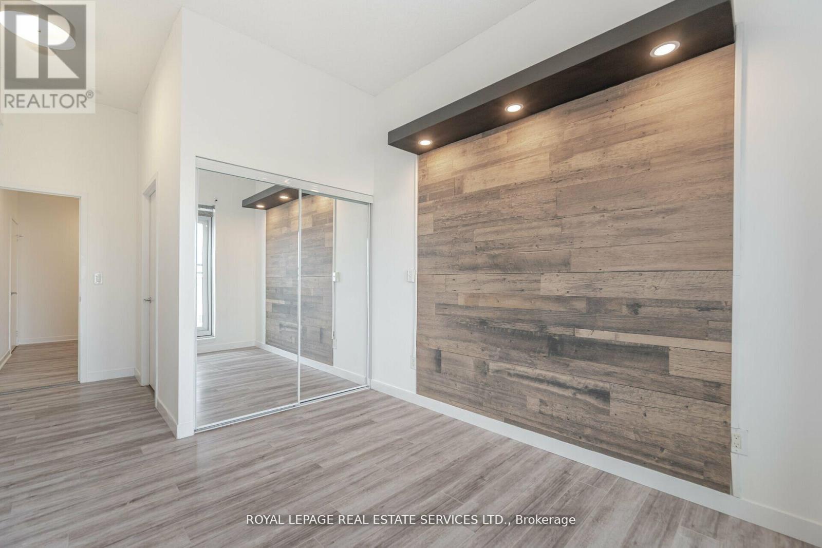 602 - 360 Square One Drive, Mississauga, Ontario  L5B 0E6 - Photo 20 - W12984690