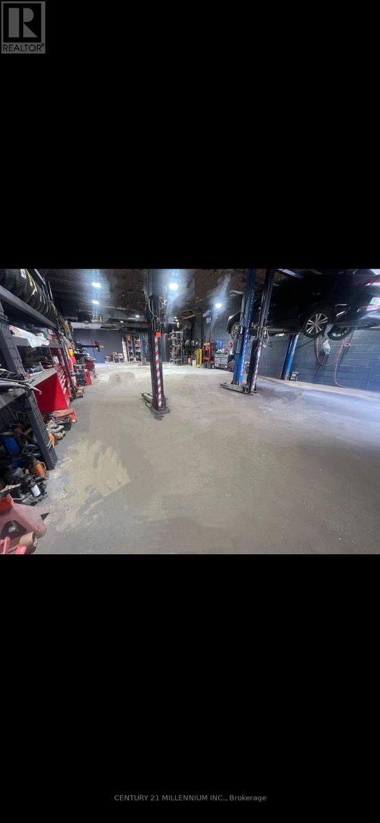 8 Milvan Drive, Toronto, Ontario  M9L 1Z2 - Photo 10 - W12984696