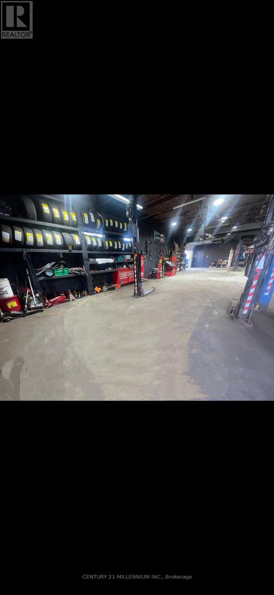 8 Milvan Drive, Toronto, Ontario  M9L 1Z2 - Photo 13 - W12984696