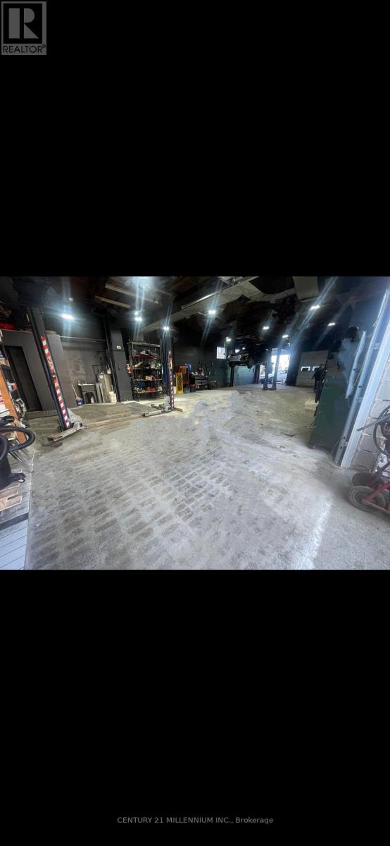 8 Milvan Drive, Toronto, Ontario  M9L 1Z2 - Photo 9 - W12984696