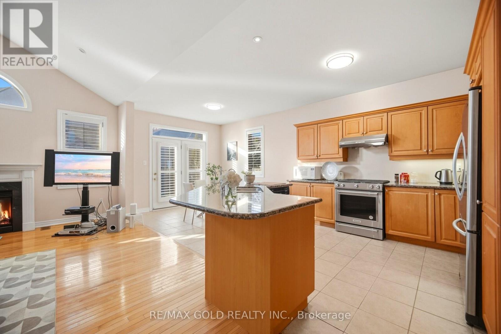 48 Valleyside Trail, Brampton, Ontario  L6P 2G4 - Photo 12 - W12984708