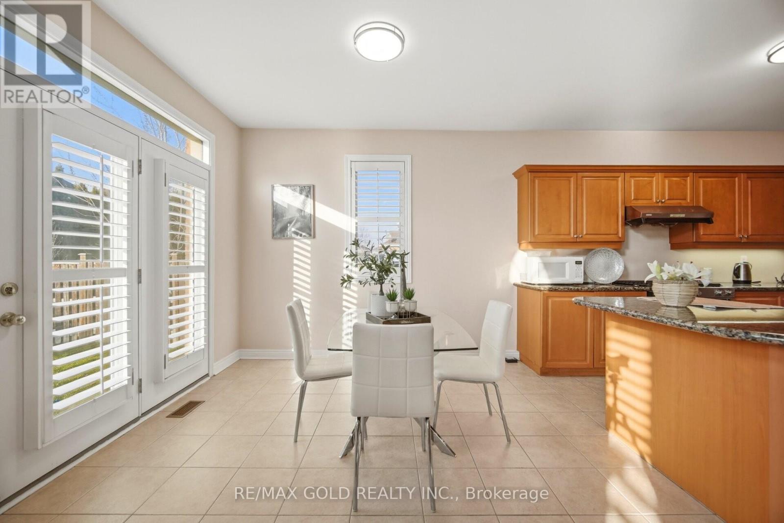 48 Valleyside Trail, Brampton, Ontario  L6P 2G4 - Photo 9 - W12984708