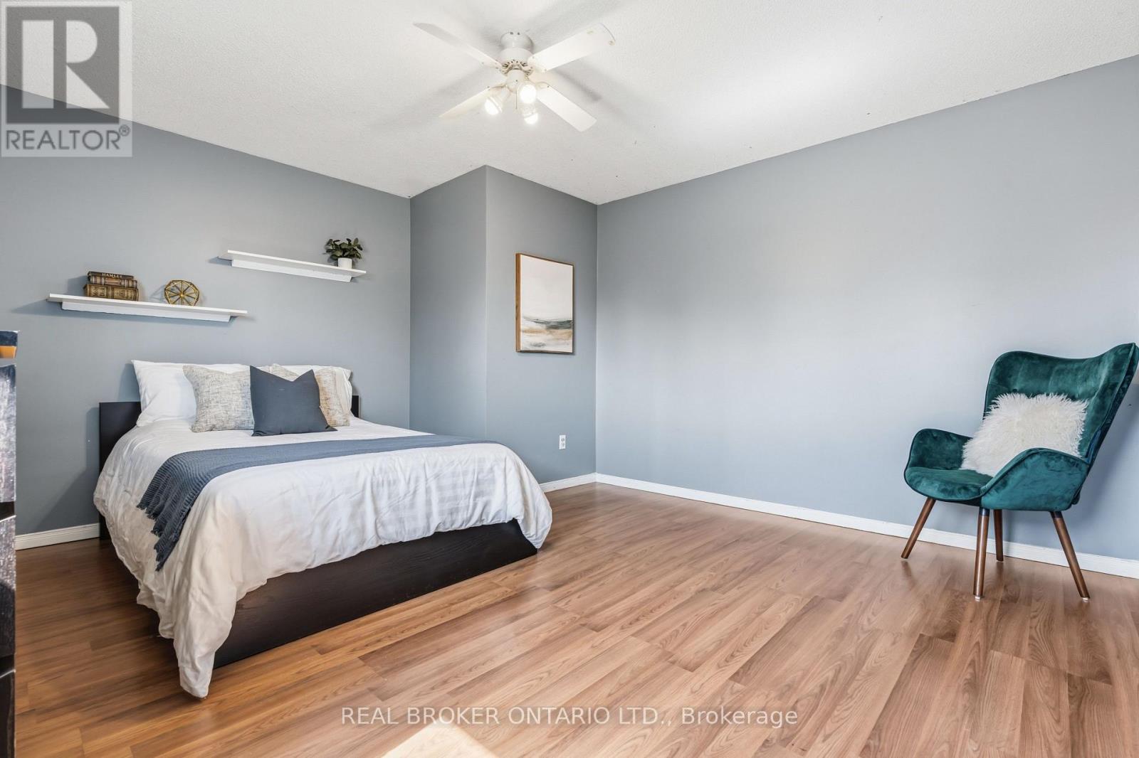 18 Cotswold Court, Halton Hills, Ontario L7G 5E5 - Photo 25 - W12984736