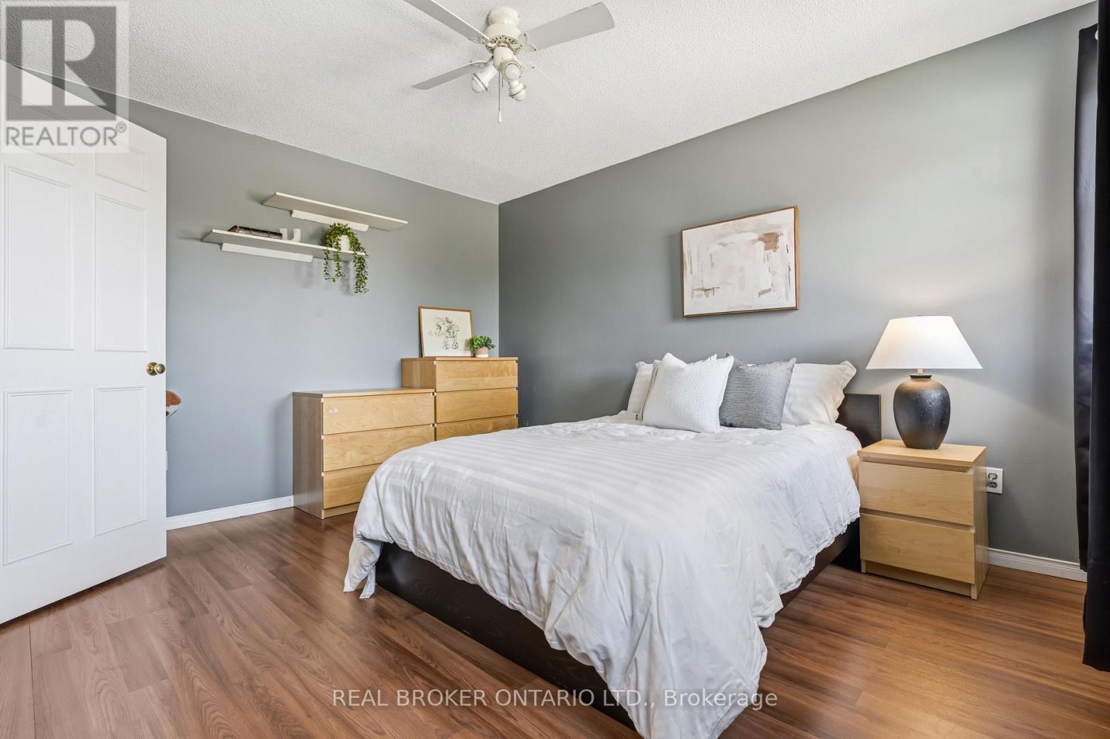 18 Cotswold Court, Halton Hills, Ontario L7G 5E5 - Photo 27 - W12984736