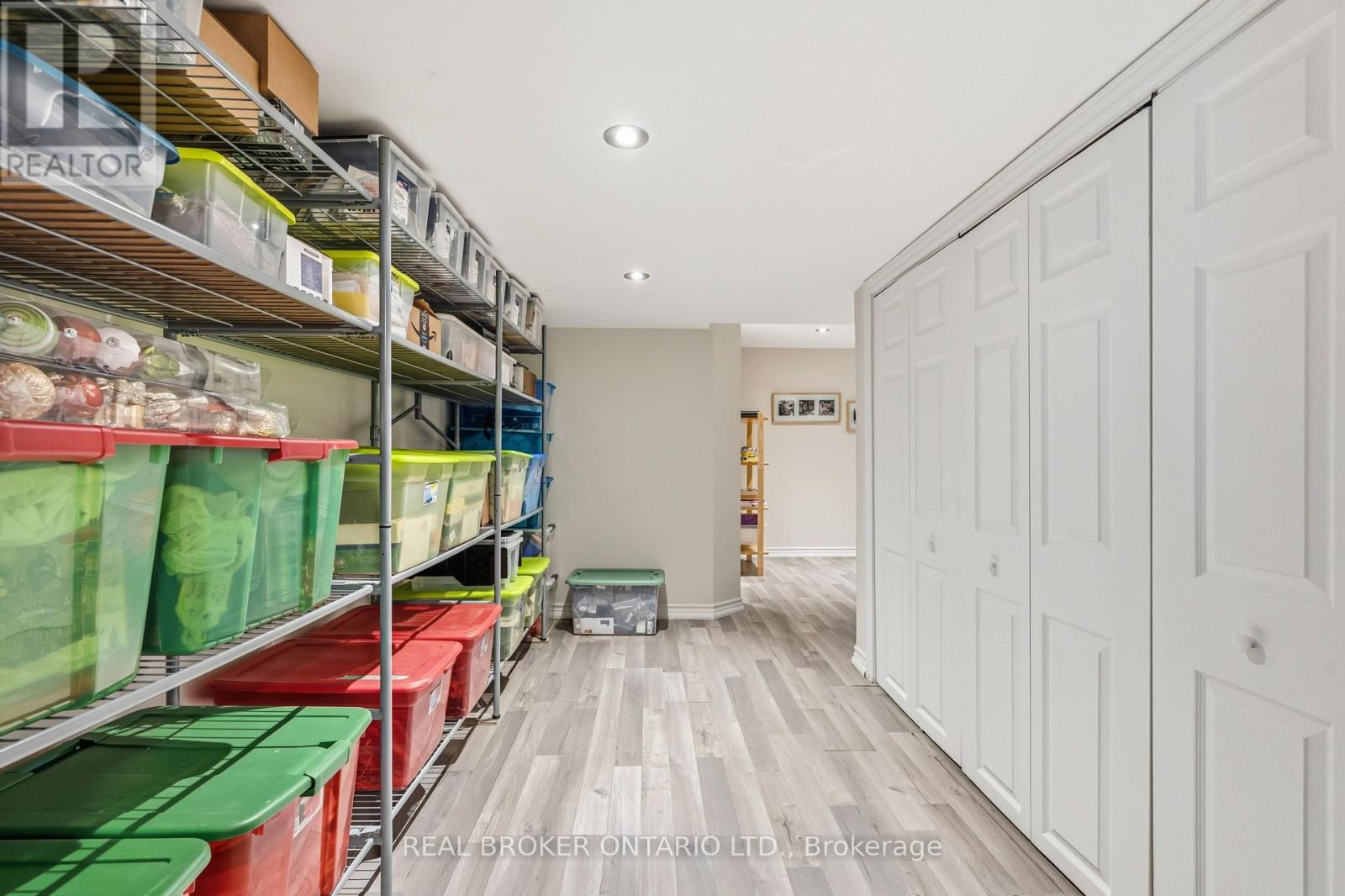 18 Cotswold Court, Halton Hills, Ontario L7G 5E5 - Photo 37 - W12984736