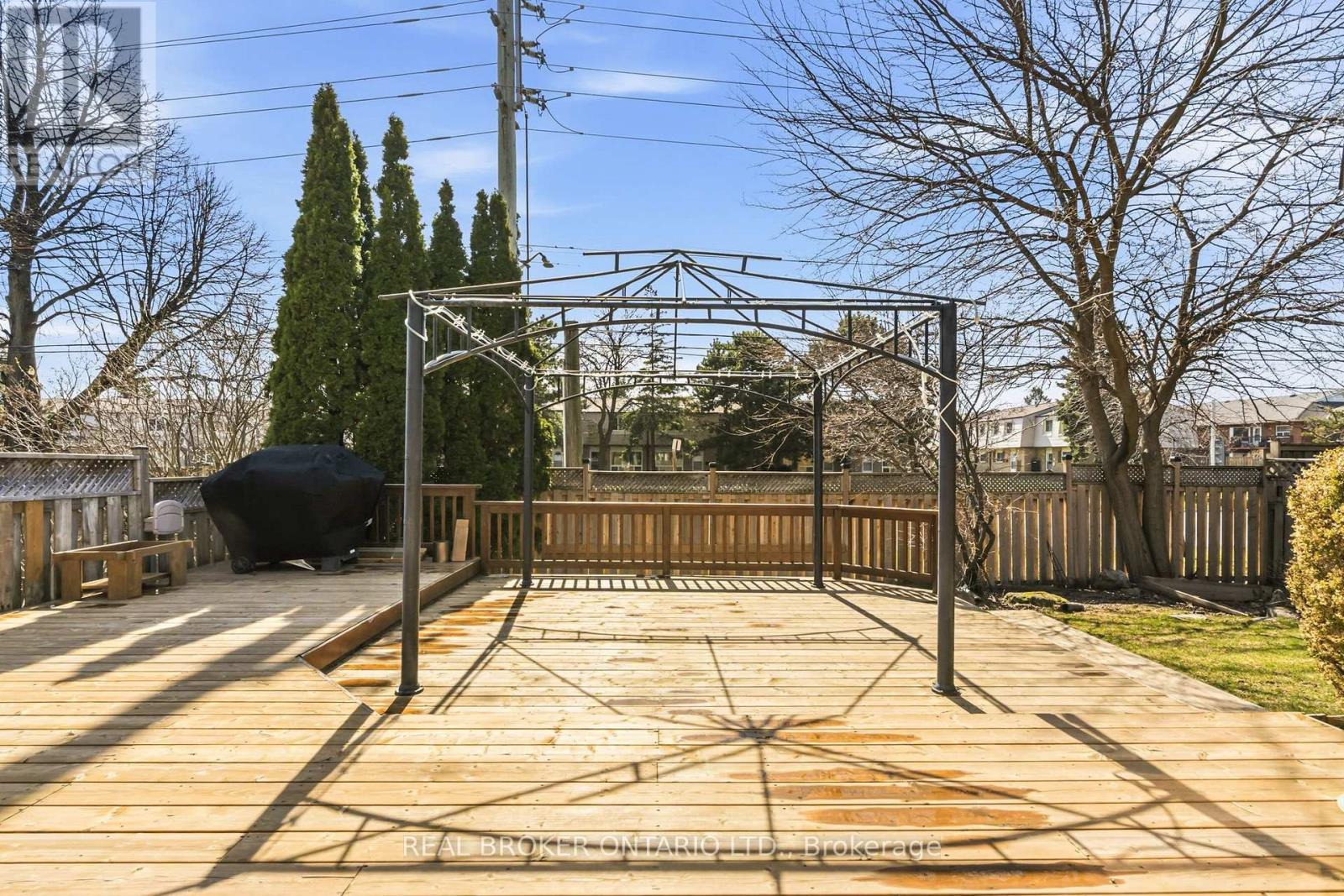 18 Cotswold Court, Halton Hills, Ontario L7G 5E5 - Photo 39 - W12984736