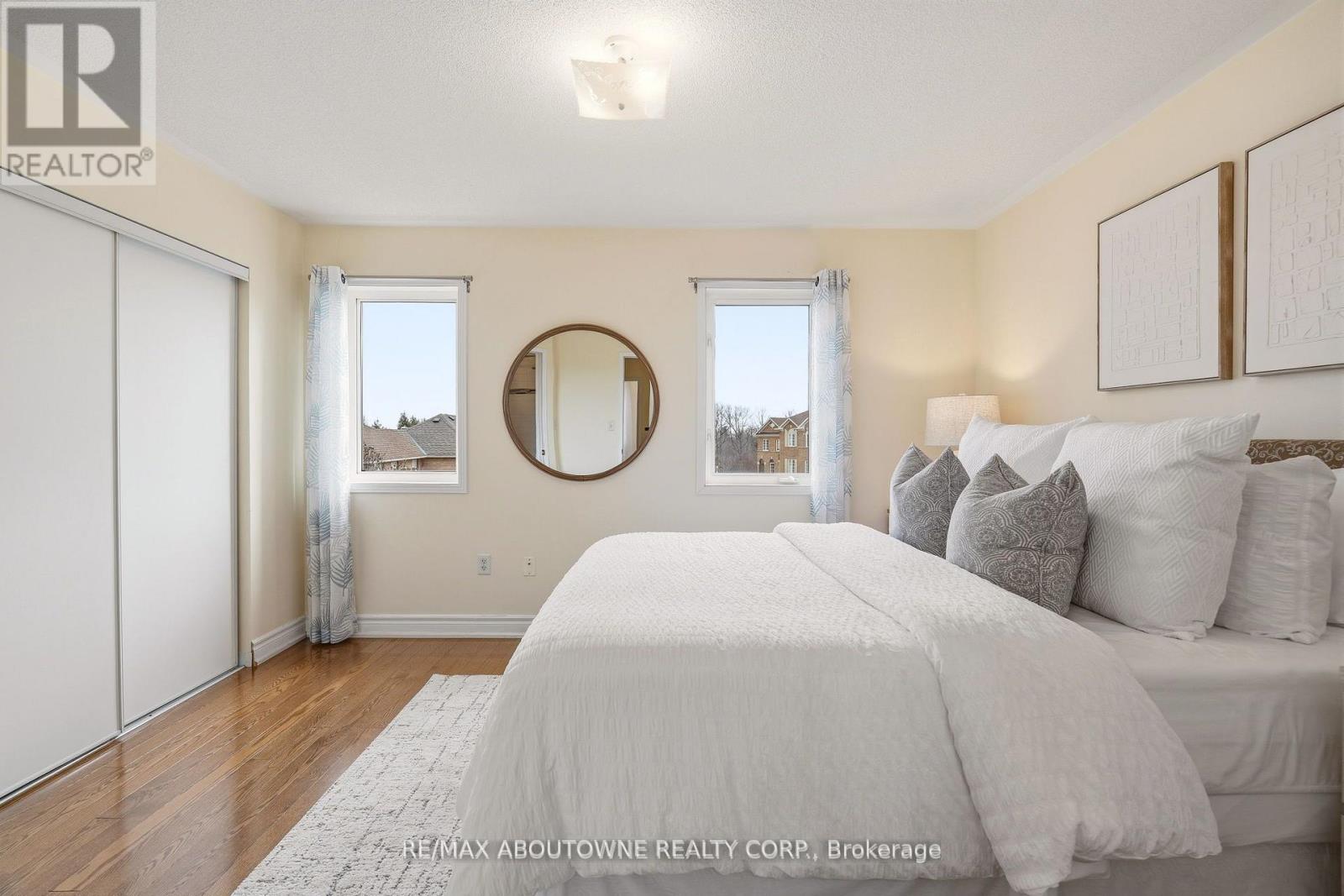 408 Fairgate Way, Oakville, Ontario  L6H 6Y1 - Photo 15 - W12984748