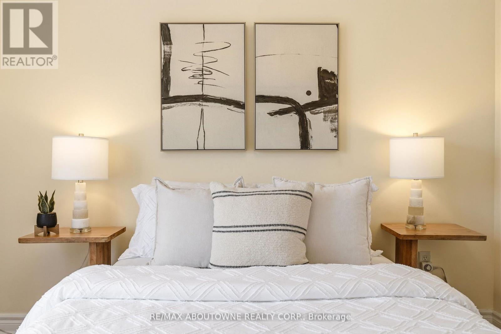 408 Fairgate Way, Oakville, Ontario  L6H 6Y1 - Photo 20 - W12984748