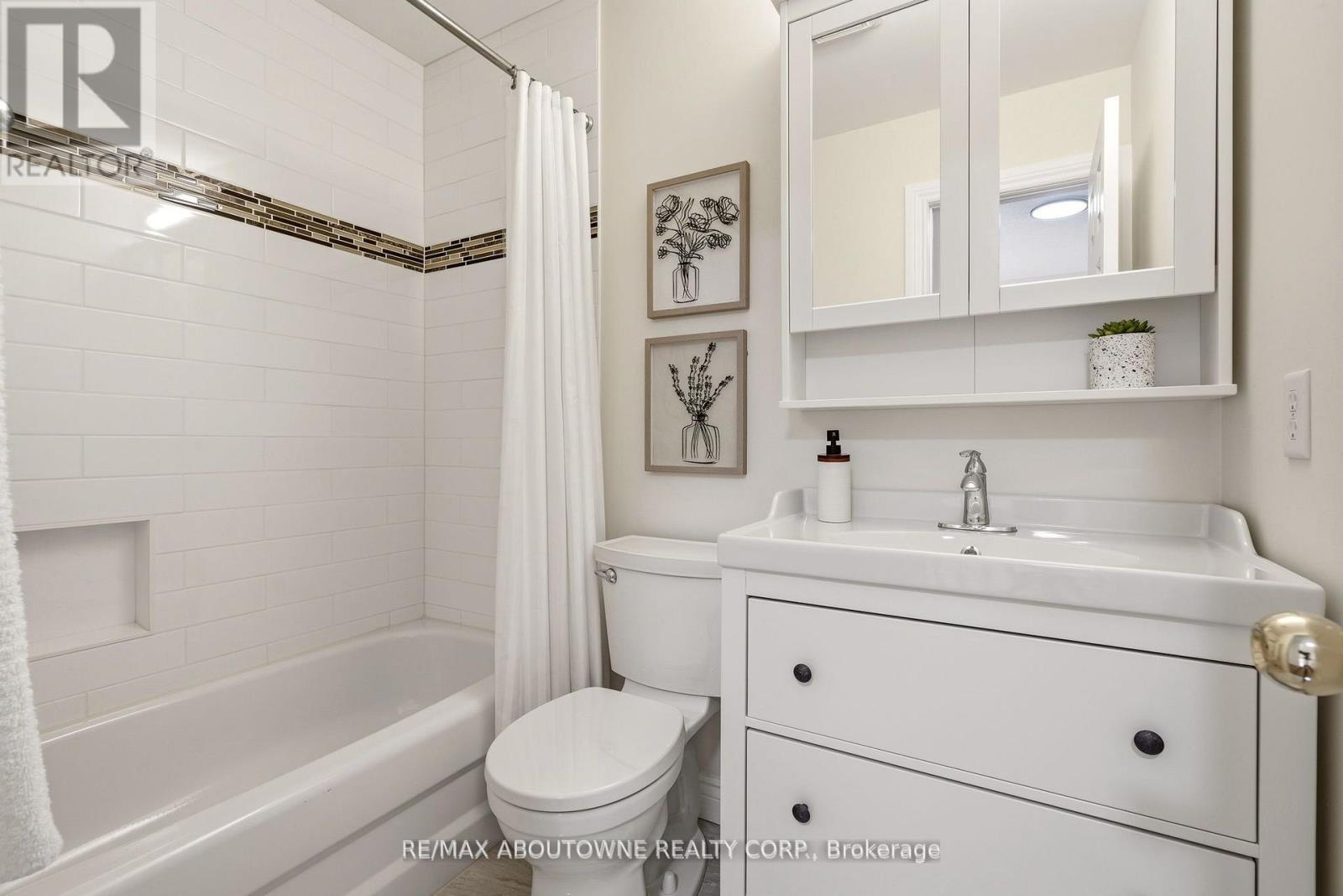 408 Fairgate Way, Oakville, Ontario  L6H 6Y1 - Photo 21 - W12984748