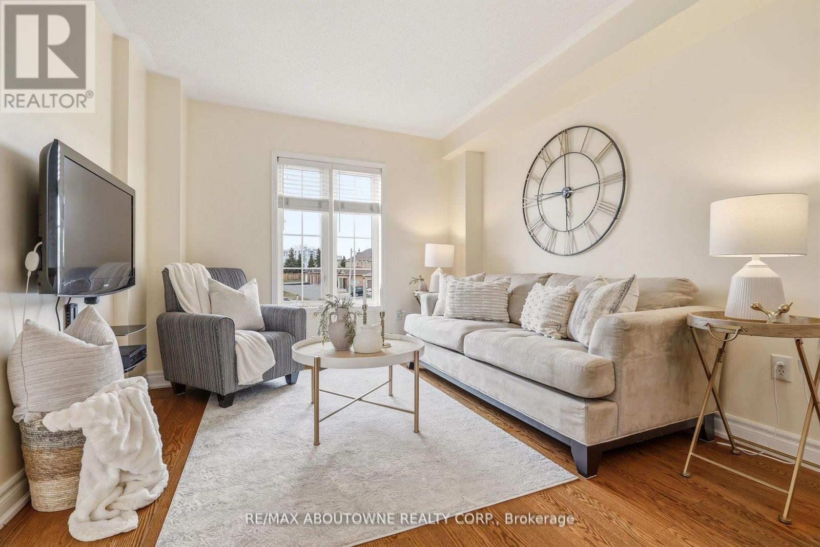 408 Fairgate Way, Oakville, Ontario  L6H 6Y1 - Photo 3 - W12984748