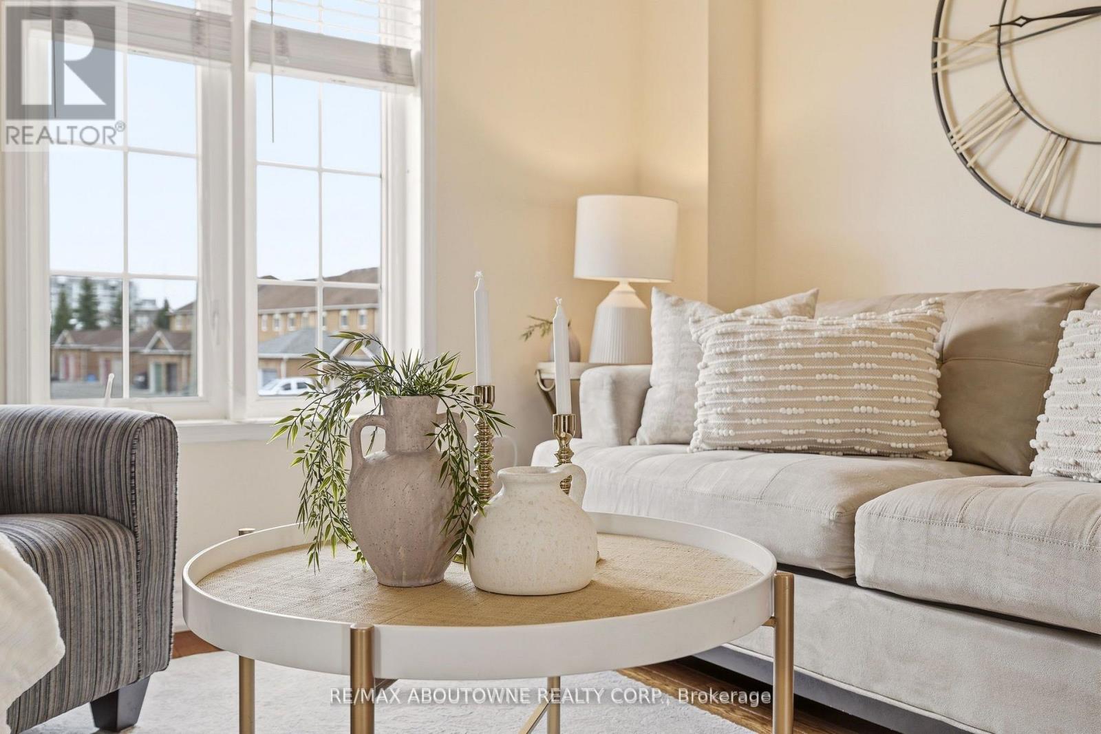 408 Fairgate Way, Oakville, Ontario  L6H 6Y1 - Photo 7 - W12984748