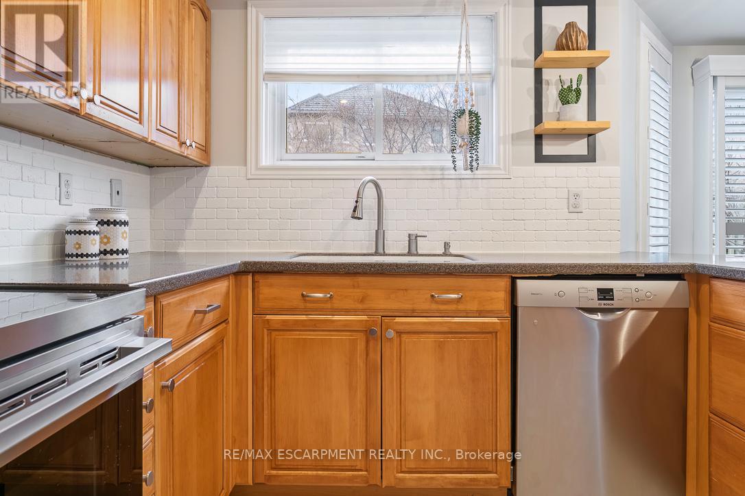 5360 Landsborough Avenue, Mississauga, Ontario  L5R 3X1 - Photo 17 - W12984762