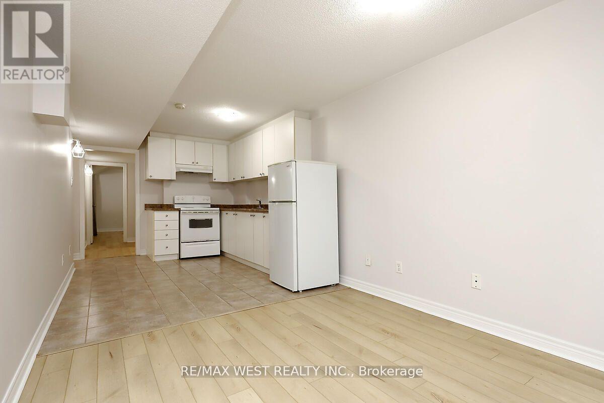 Bsmt - 5453 Festival Drive, Mississauga, Ontario  L5M 0G6 - Photo 7 - W12984770