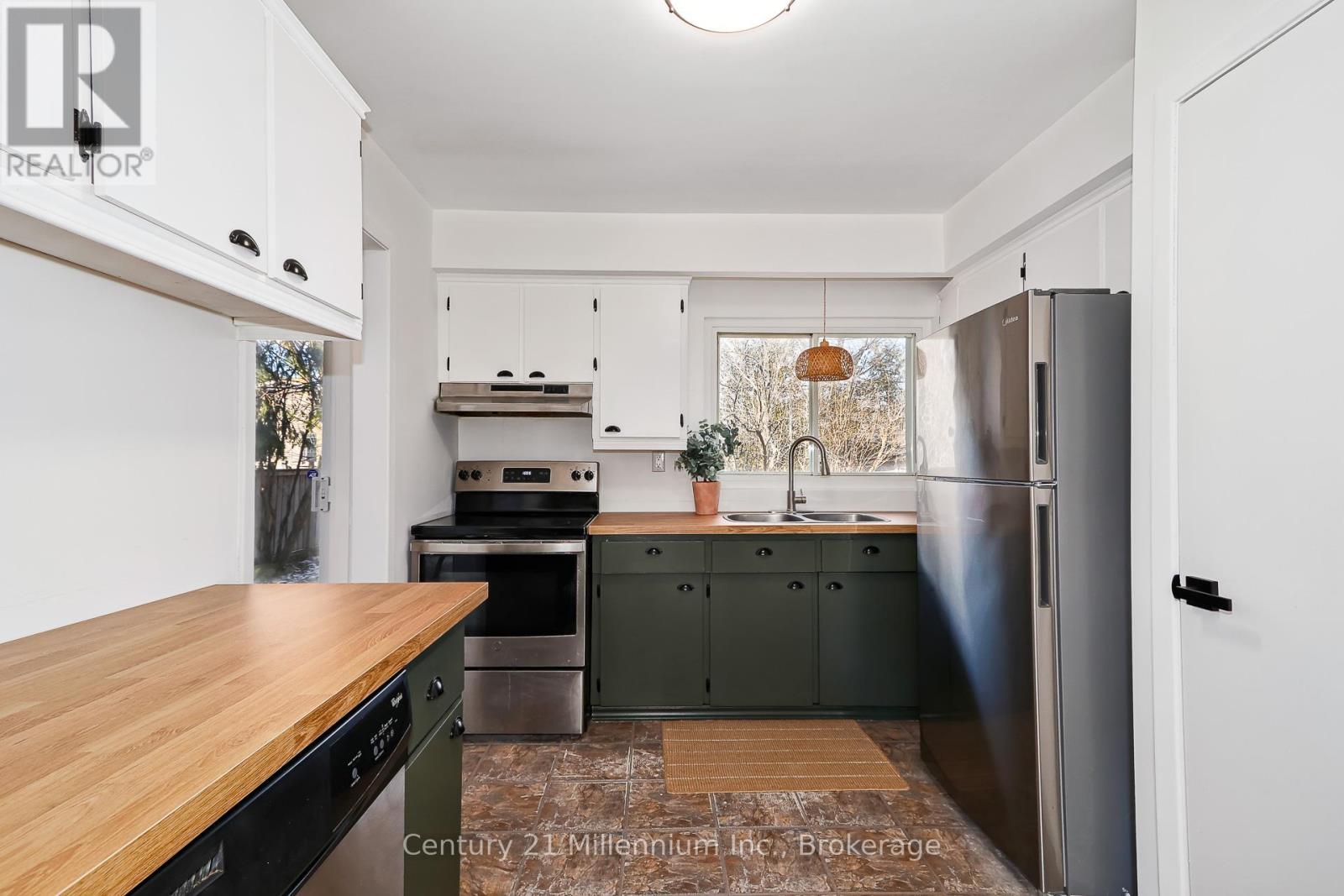 22 Dickson Road, Collingwood, Ontario  L9Y 2X3 - Photo 9 - S12984452