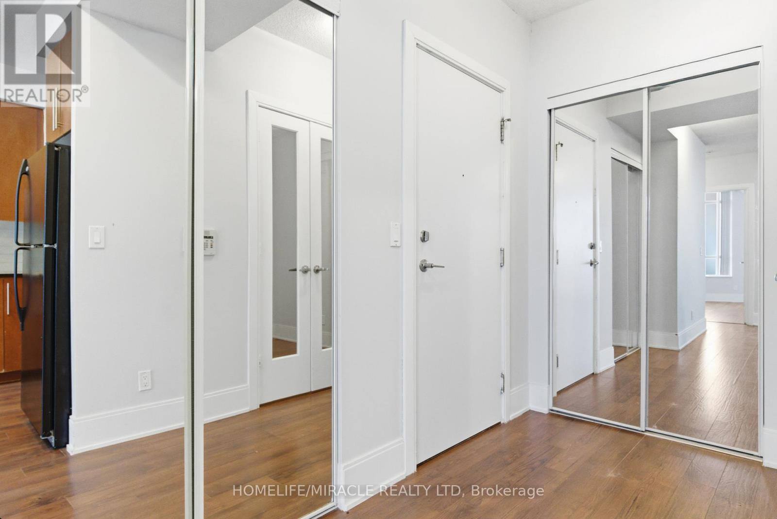 2901 - 330 Burnhamthorpe Road W, Mississauga, Ontario  L5B 0E1 - Photo 12 - W12984772