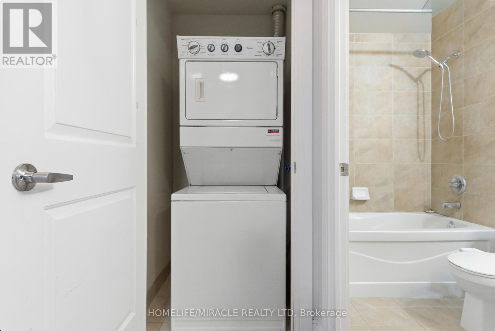 2901 - 330 Burnhamthorpe Road W, Mississauga, Ontario  L5B 0E1 - Photo 17 - W12984772