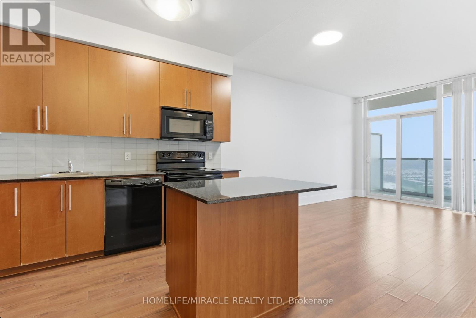 2901 - 330 Burnhamthorpe Road W, Mississauga, Ontario  L5B 0E1 - Photo 4 - W12984772