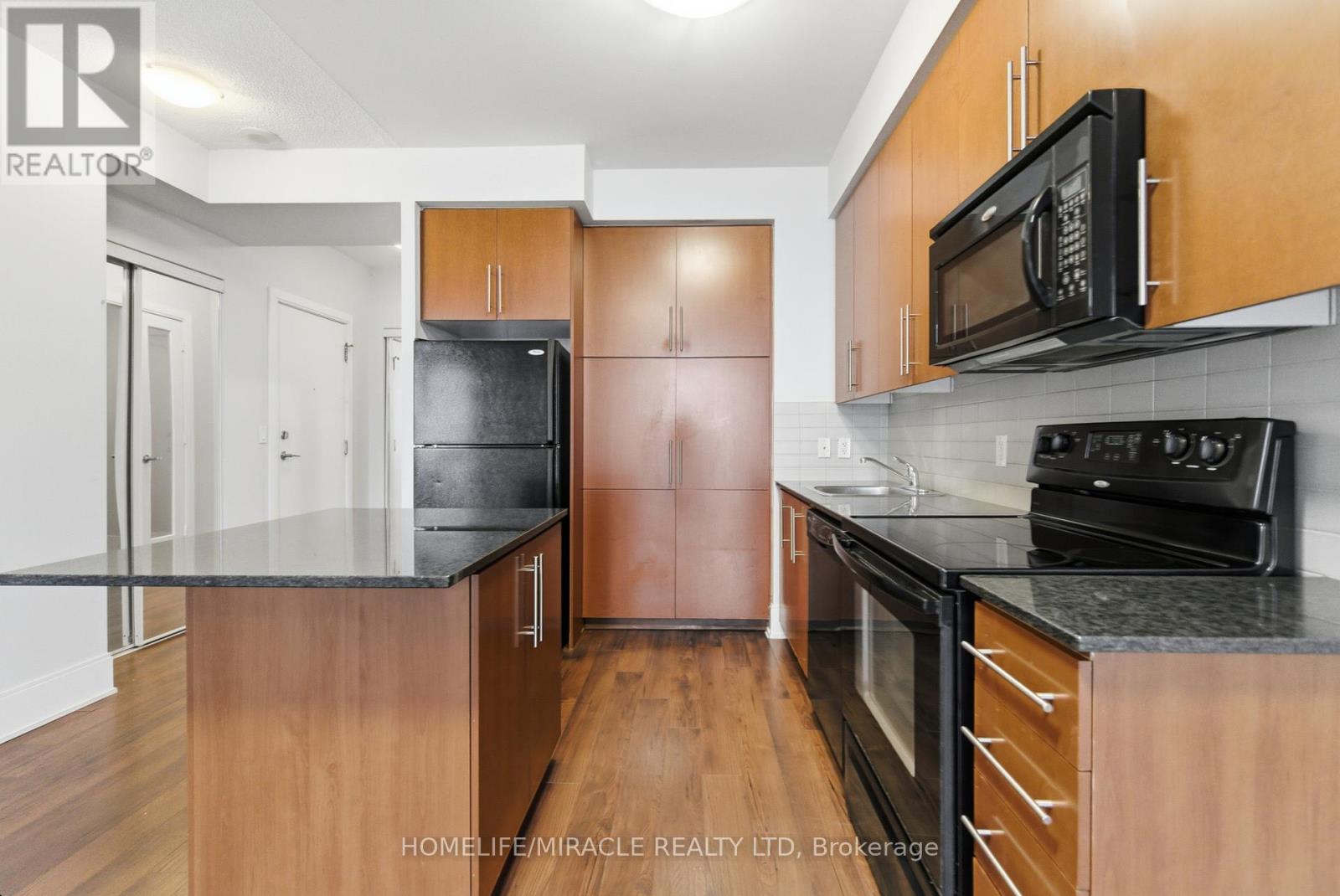 2901 - 330 Burnhamthorpe Road W, Mississauga, Ontario  L5B 0E1 - Photo 6 - W12984772