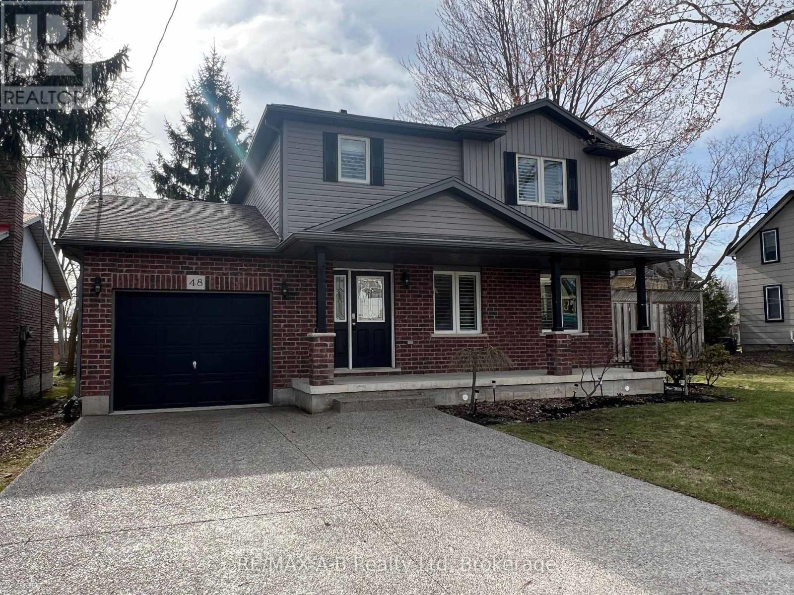 48 WELLINGTON STREET, East Zorra-Tavistock, Ontario