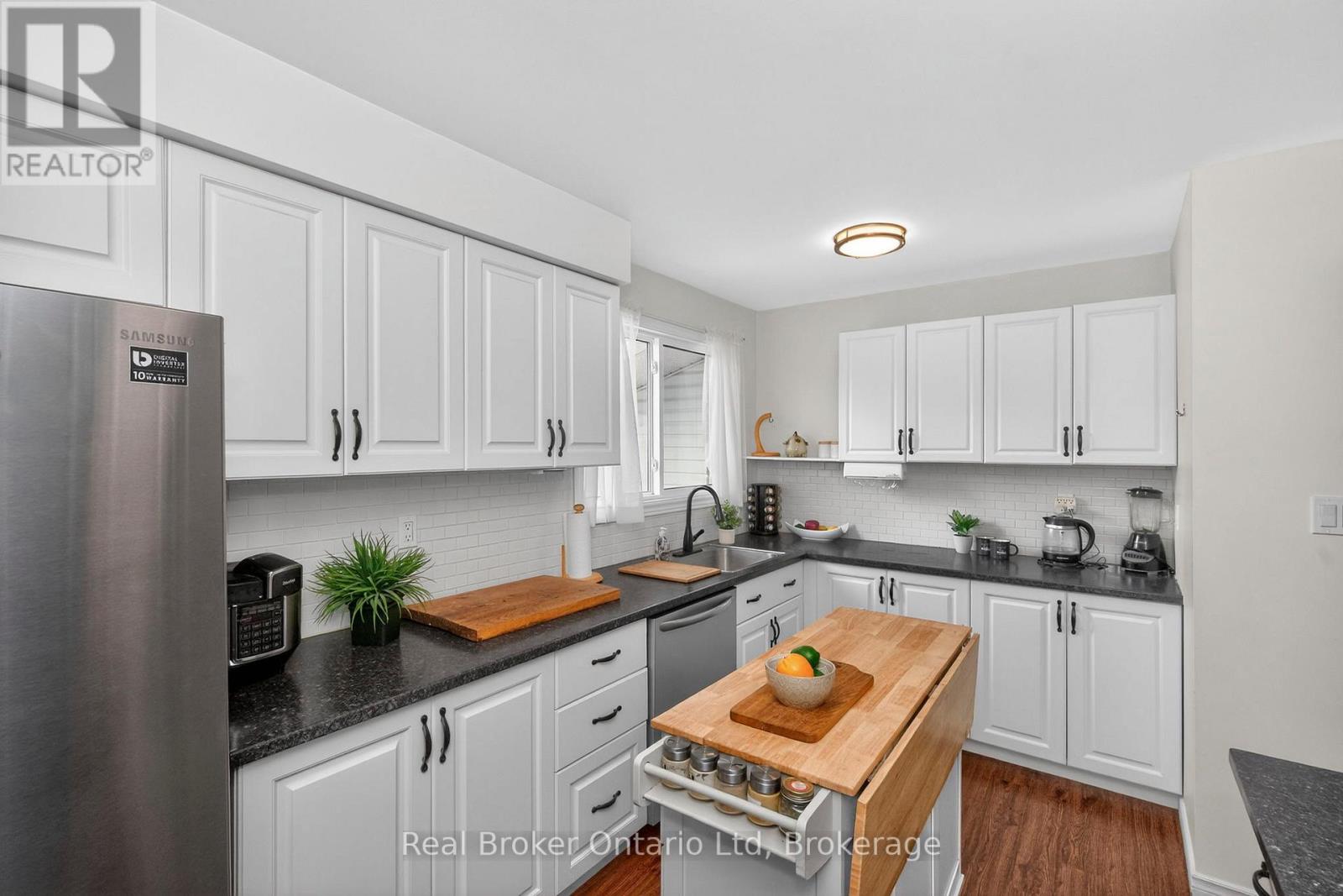 150 Woodland Drive, Midland, Ontario  L4R 4E3 - Photo 8 - S12923720