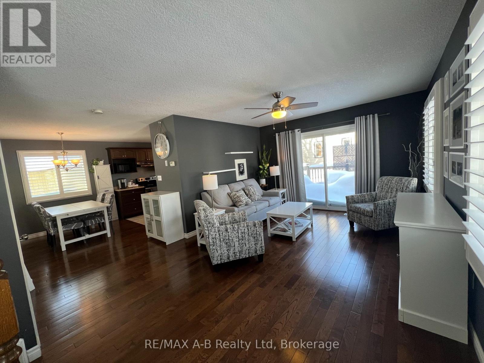 48 Wellington Street, East Zorra-Tavistock, Ontario  N0B 2R0 - Photo 9 - X12547948