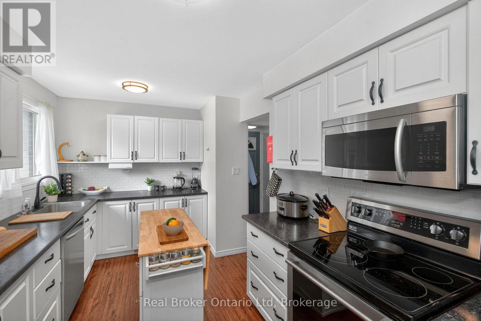 150 Woodland Drive, Midland, Ontario  L4R 4E3 - Photo 9 - S12923720