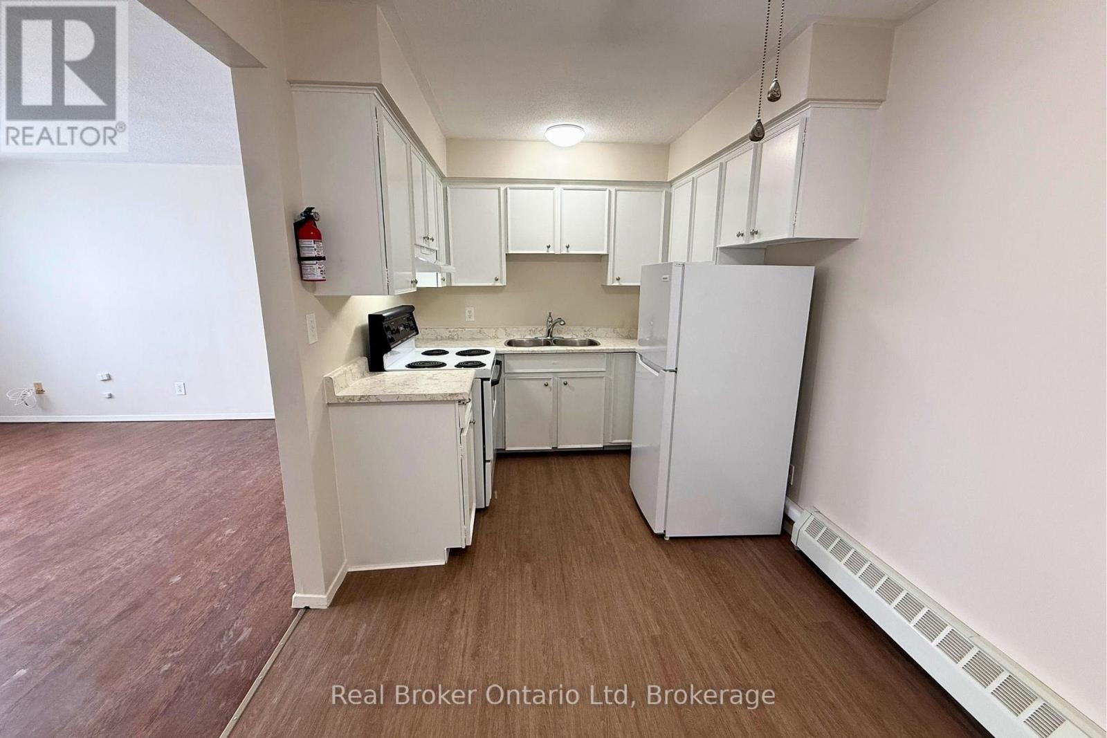 8 - 301 West Street N, Orillia, Ontario  L3V 5E1 - Photo 5 - S12893060